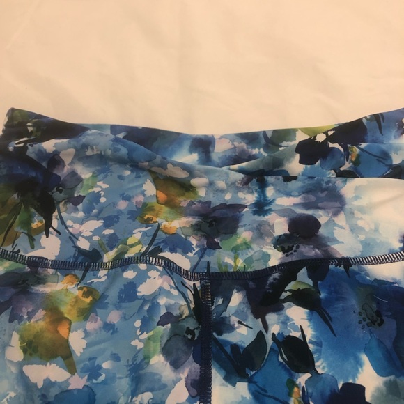 Joe Fresh High Neck Sports Bra and Print Wrap Yoga Legging - Picture 2 of 5